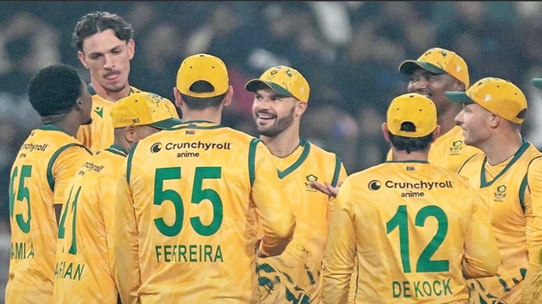 ভারতকে বড় ব্যবধানে হারিয়ে সমতায় দক্ষিণ আফ্রিকা
