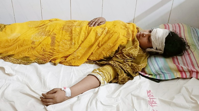 পঞ্চগড়ে বসতবাড়ির সীমানা বিরোধে হামলা, নারীসহ পাঁচজ...