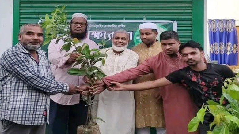 কুলাউড়ায় জামায়াতের বৃক্ষরোপণ ও চারা বিতরণ কর্মসূচি অনুষ্ঠিত